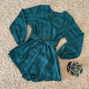 Long Sleeve Tie Waist Short Romper | Medium | Green